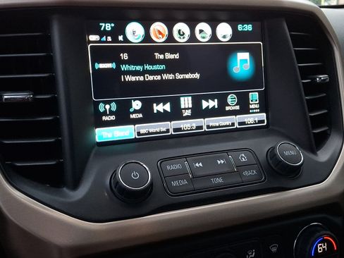 Certified 2019 GMC Acadia Denali w/ Technology Package AWD/4WD image 18