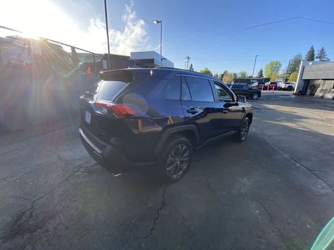 Used 2023 Toyota RAV4 XLE Premium AWD/4WD image 6