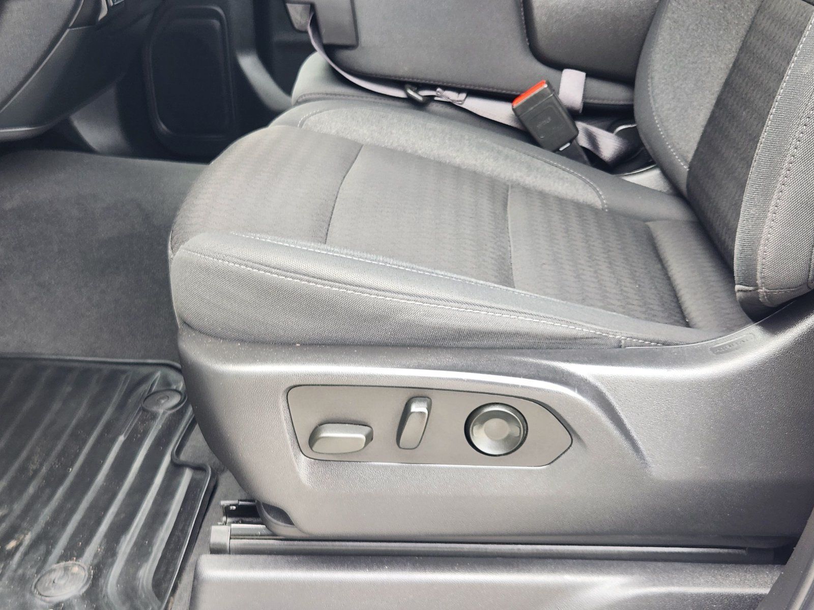 Used 2023 Chevrolet Silverado 1500 Custom Trail Boss AWD/4WD image 26