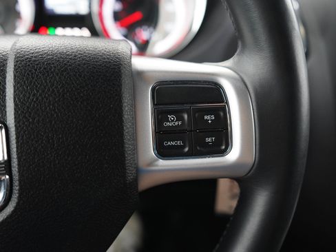 Used 2016 Dodge Grand Caravan R/T FWD image 24