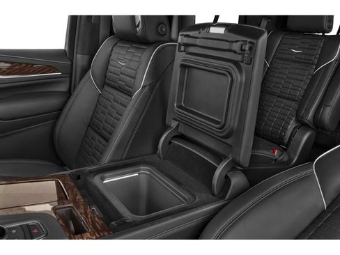 Used 2022 Cadillac Escalade Sport Platinum w/ LPO, ONYX Package image 10