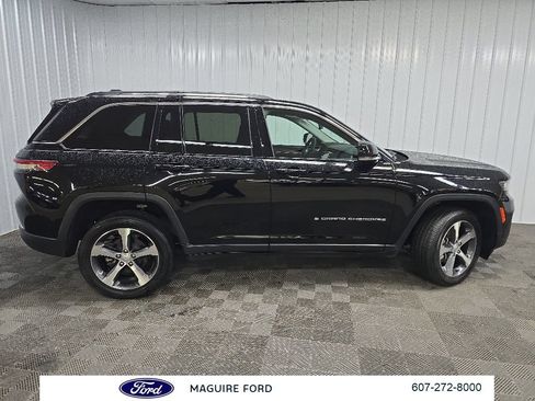 Used 2023 Jeep Grand Cherokee Limited AWD/4WD image 2