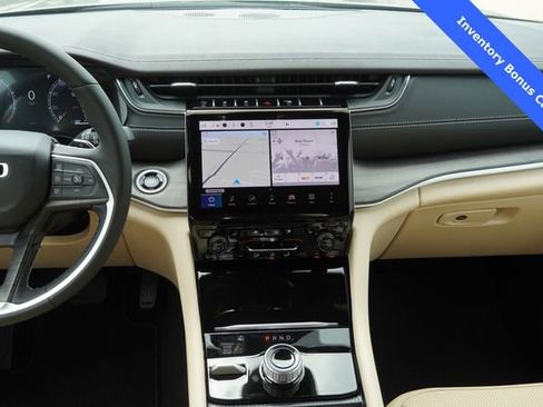New 2025 Jeep Grand Cherokee L Limited w/ Luxury Tech Group II AWD/4WD image 15