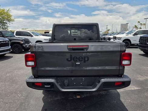 Used 2022 Jeep Gladiator Sport AWD/4WD image 10