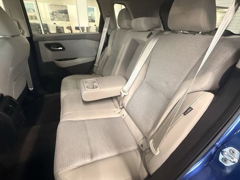 Used 2022 Nissan Rogue SV image 32