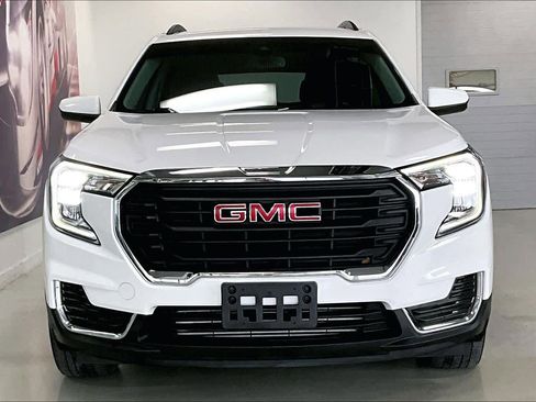 Used 2022 GMC Terrain SLE w/ Driver Convenience Package image 6
