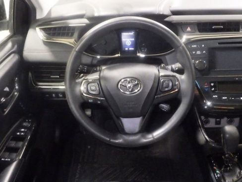 Used 2014 Toyota Avalon XLE Touring FWD image 9