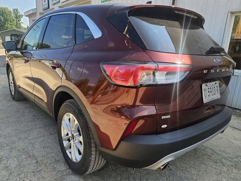 Used 2021 Ford Escape SE FWD image 13