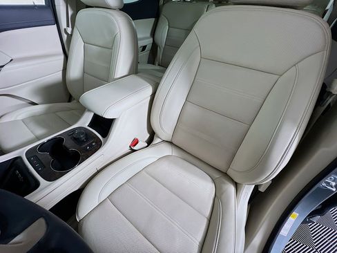 Used 2023 GMC Acadia Denali image 21