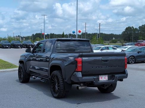 Used 2024 Toyota Tacoma TRD Off-Road AWD/4WD image 7