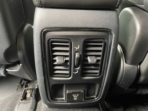 Used 2019 Jeep Grand Cherokee Altitude AWD/4WD image 27