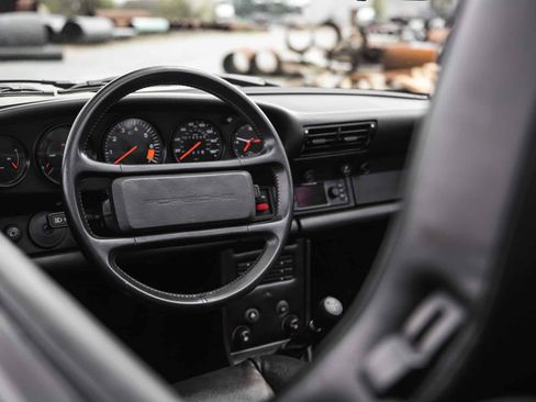 Used 1989 Porsche 911 Carrera RWD image 20