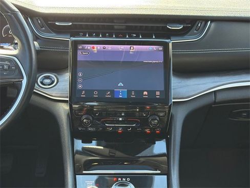 Used 2022 Jeep Grand Cherokee L Limited image 13