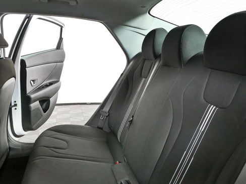 Used 2024 Hyundai Elantra SEL FWD image 20