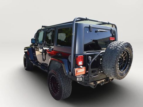 Used 2012 Jeep Wrangler Unlimited Sahara w/ Connectivity Group AWD/4WD image 6