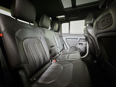 Used 2021 Land Rover Defender 110 X-Dynamic SE AWD/4WD image 26