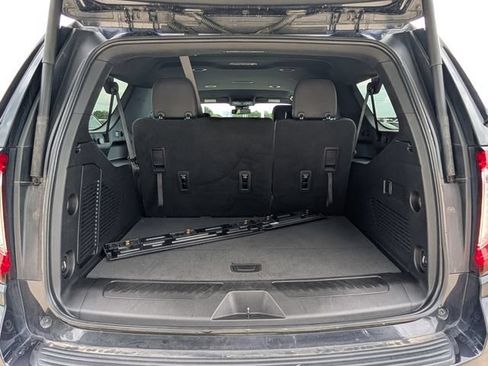Used 2023 GMC Yukon XL SLT AWD/4WD image 23