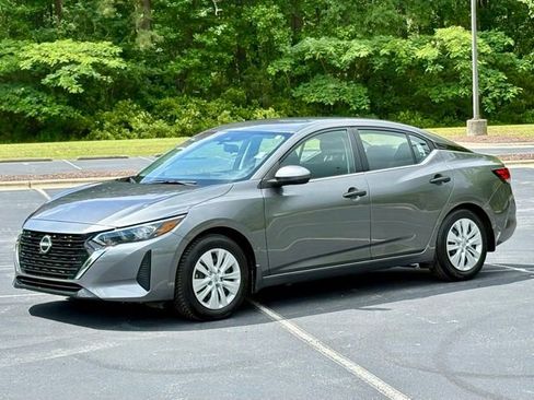 Used 2025 Nissan Sentra S w/ Lighting Package FWD image 2