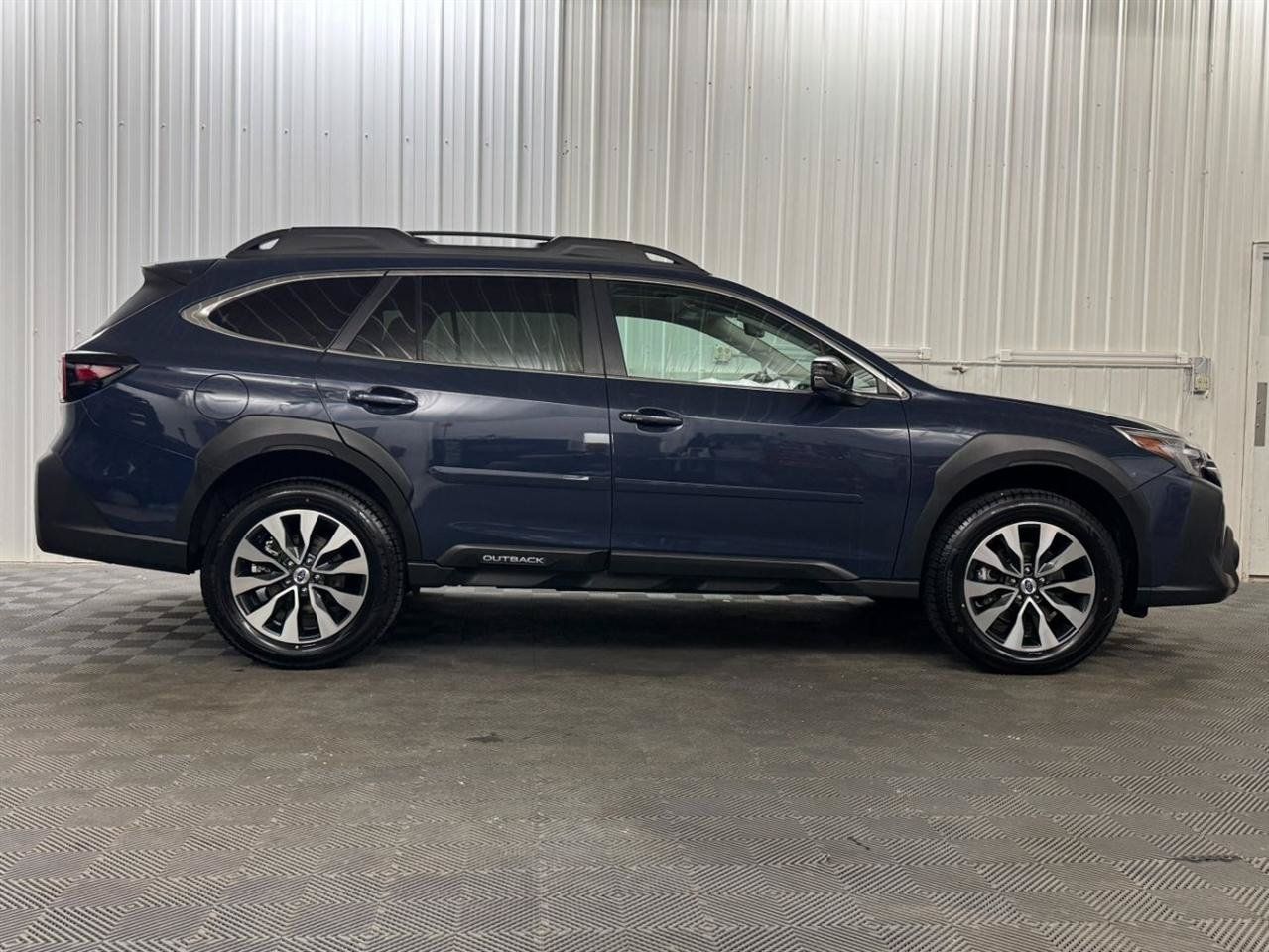 Used 2024 Subaru Outback Limited AWD/4WD image 5