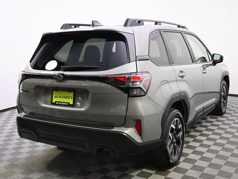 Certified 2025 Subaru Forester Premium AWD/4WD image 6