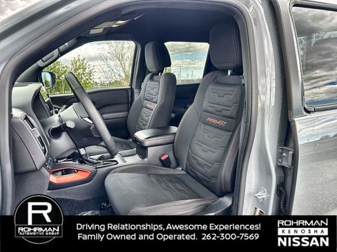 Used 2025 Nissan Frontier PRO-4X AWD/4WD image 12