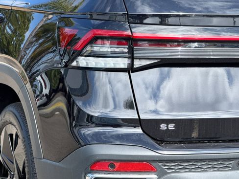 New 2025 Volkswagen Taos SE image 26