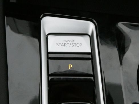 New 2026 Volkswagen Atlas Cross Sport SE image 9