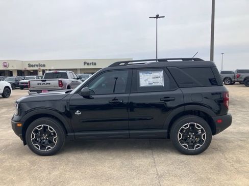 New 2025 Ford Bronco Sport Outer Banks image 4