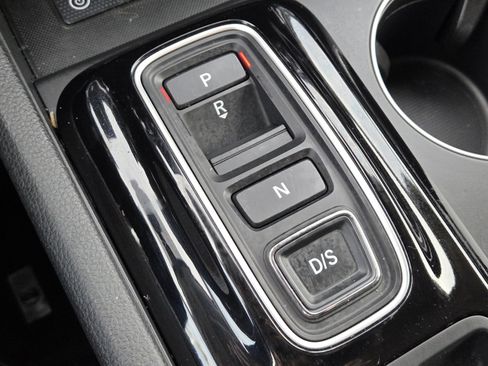 Used 2025 Honda Pilot EX-L image 32