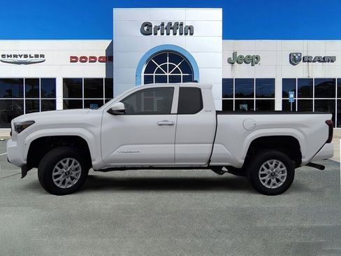 Used 2024 Toyota Tacoma SR5 image 10