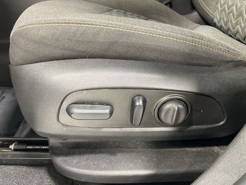 Used 2023 Chevrolet Equinox LT image 12