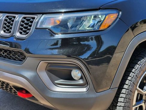 Certified 2024 Jeep Compass Trailhawk AWD/4WD image 8