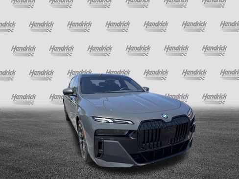 Certified 2023 BMW 740i RWD image 6