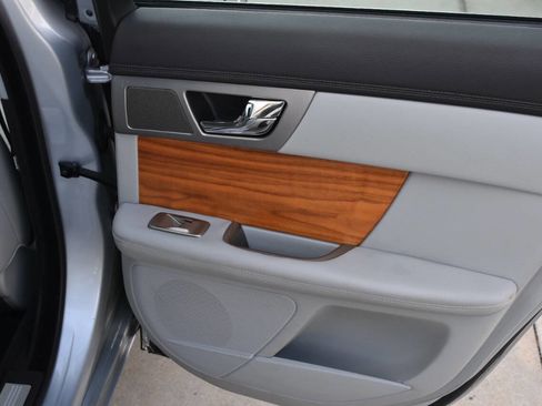 Used 2009 Jaguar XF Luxury image 38