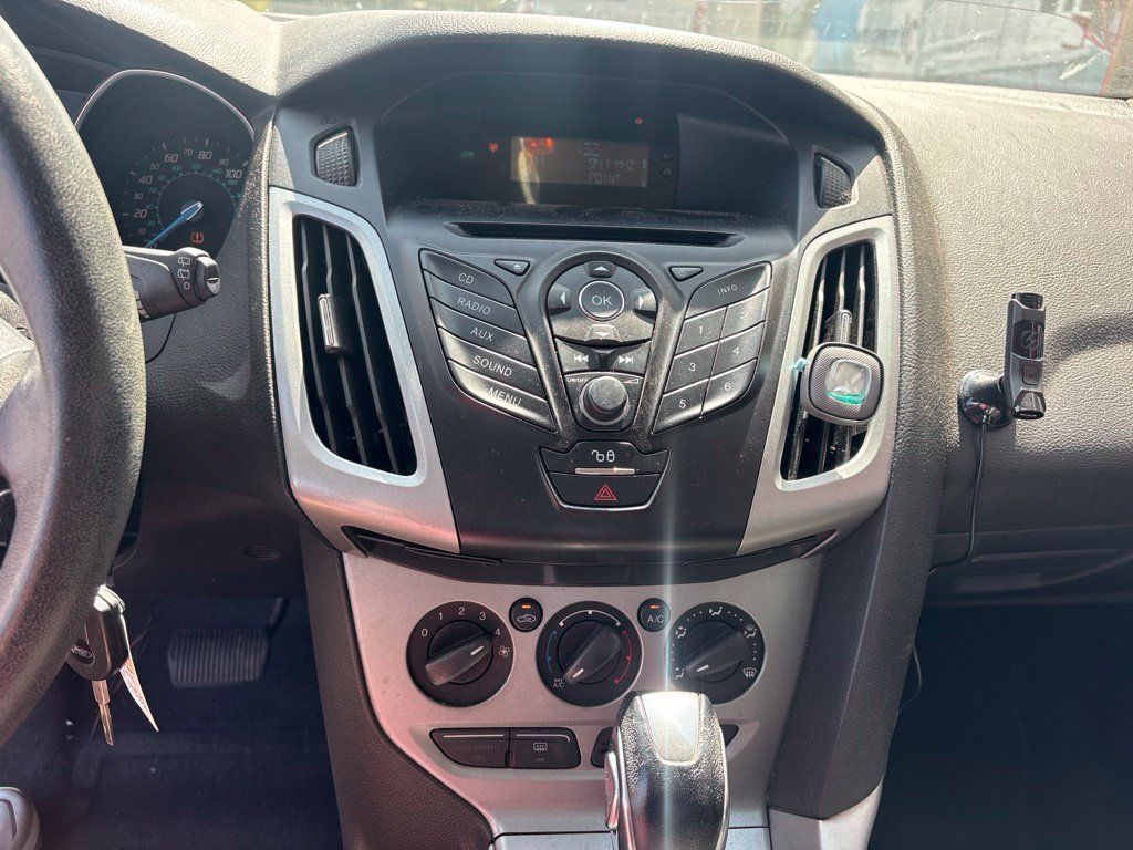 Used 2012 Ford Focus SE w/ SE Sport Pkg FWD image 15