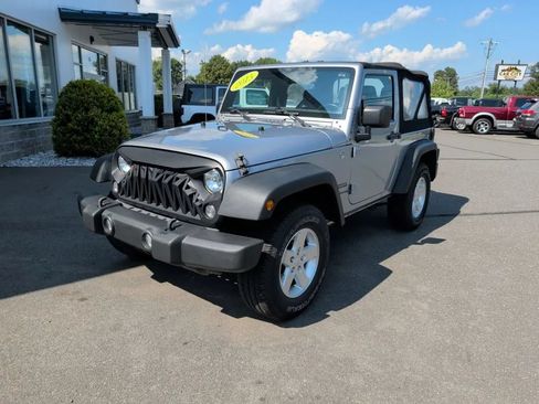 Used 2015 Jeep Wrangler Sport w/ Quick Order Package 23S AWD/4WD image 14