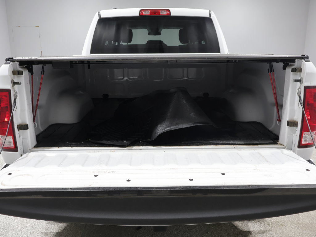Used 2019 RAM 1500 Express AWD/4WD image 4