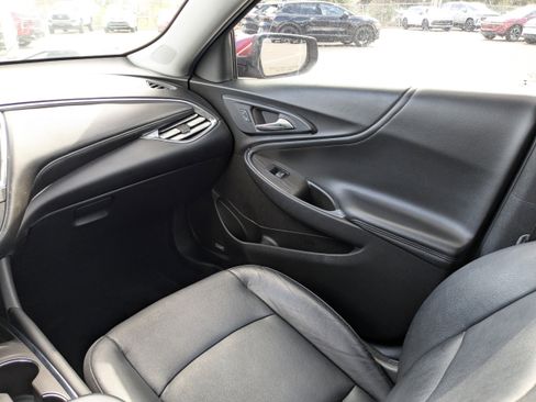 Used 2017 Chevrolet Malibu LT w/ Leather Package image 16