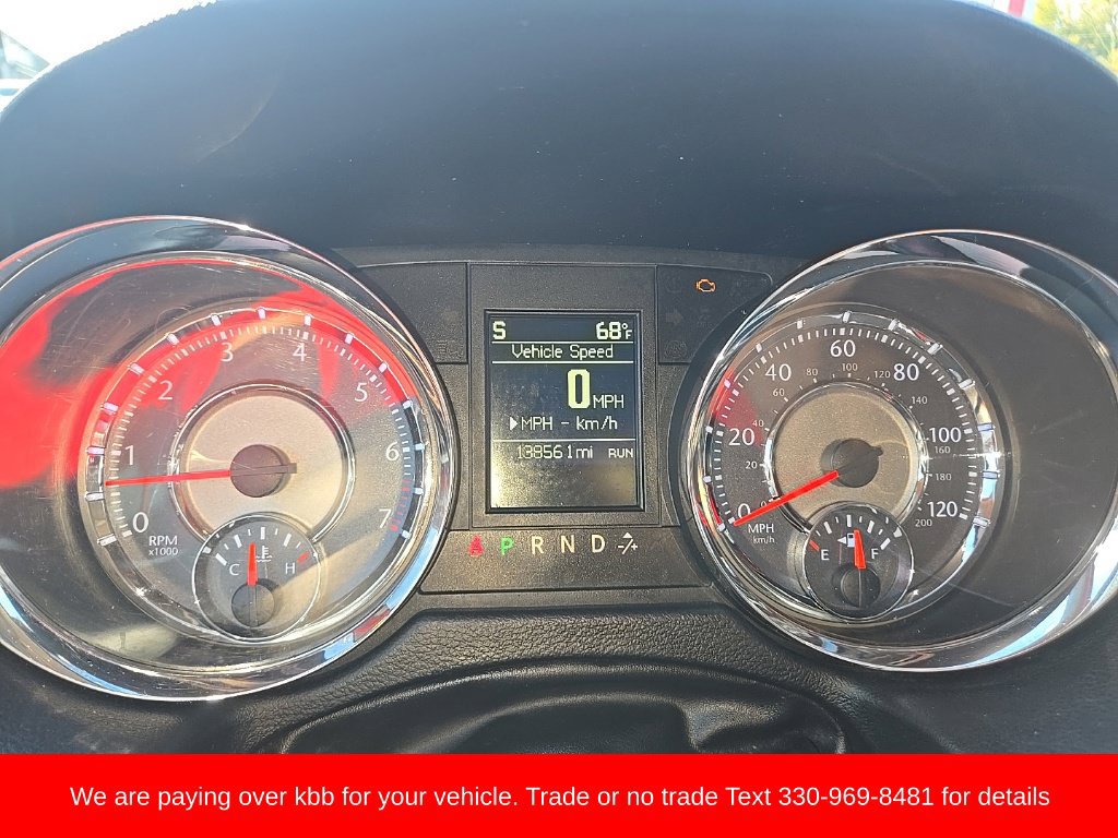 Used 2013 Chrysler Town & Country Touring FWD image 12