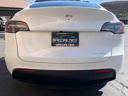 Used 2022 Tesla Model Y Long Range AWD/4WD image 26