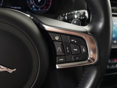 Used 2019 Jaguar F-PACE Portfolio AWD/4WD image 20