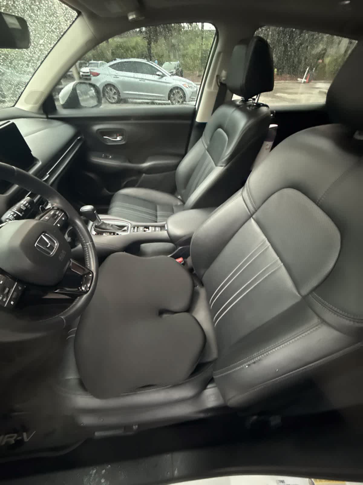 Used 2024 Honda HR-V EX-L image 2