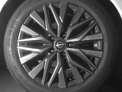 Used 2025 Nissan Altima 2.5 SV image 15