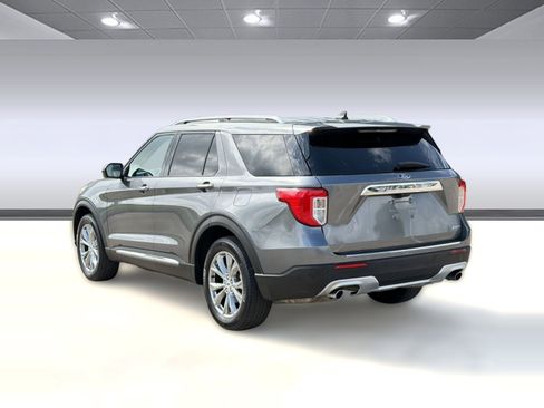 Used 2023 Ford Explorer Limited AWD/4WD image 3