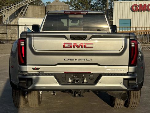New 2026 GMC Sierra 3500 Denali w/ Denali Reserve Package image 4