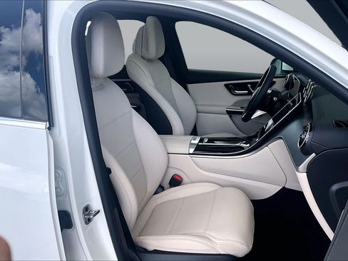 Used 2024 Mercedes-Benz GLC 300 image 9