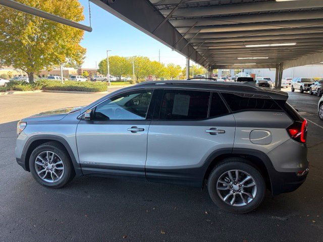 Used 2024 GMC Terrain SLT w/ Tech Package AWD/4WD image 8