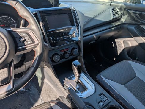 Used 2018 Subaru Crosstrek 2.0i Premium image 12