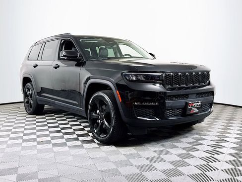 Used 2023 Jeep Grand Cherokee L Limited w/ Black Appearance Package image 1