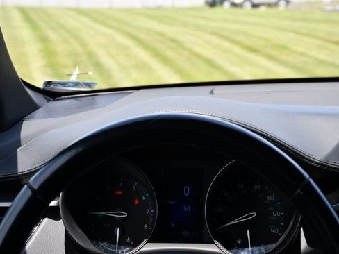 Used 2018 Toyota C-HR XLE FWD image 25